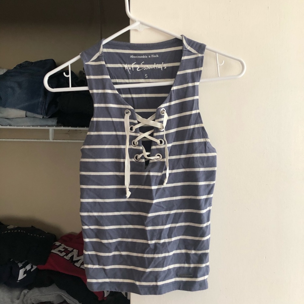 Abercrombie and Fitch tie shirt (fits tighter)